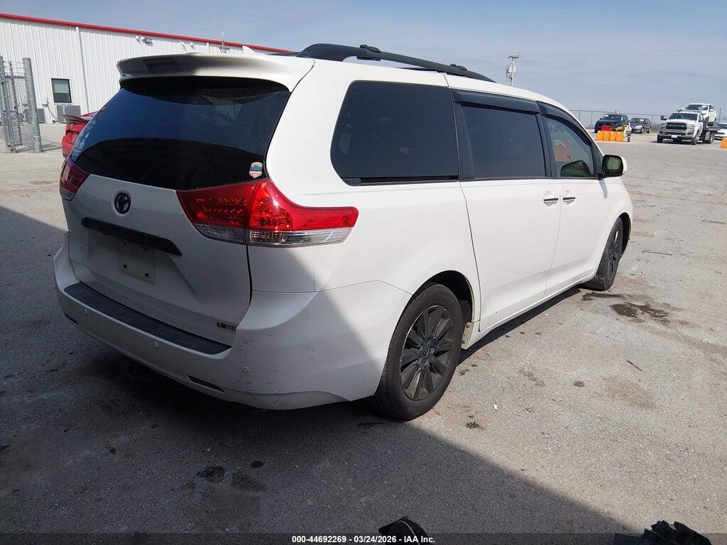 5TDYK3DC3BS097830 2011 TOYOTA SIENNA photo no. 4