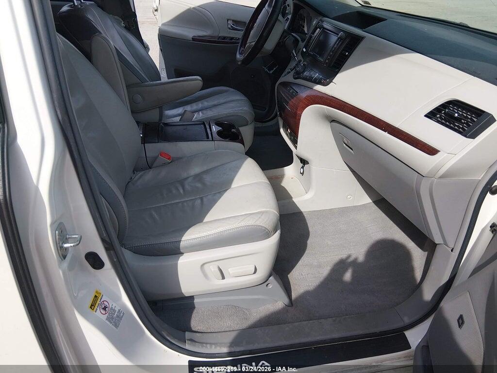 5TDYK3DC3BS097830 2011 TOYOTA SIENNA photo no. 5