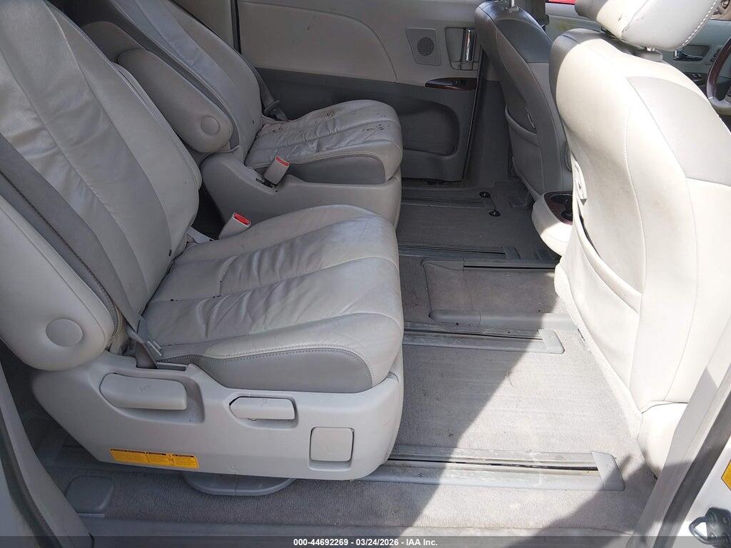 5TDYK3DC3BS097830 2011 TOYOTA SIENNA photo no. 8