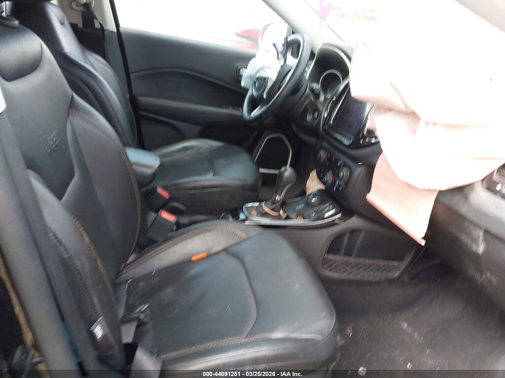 3C4NJDCB0KT678714 2019 JEEP COMPASS photo no. 5