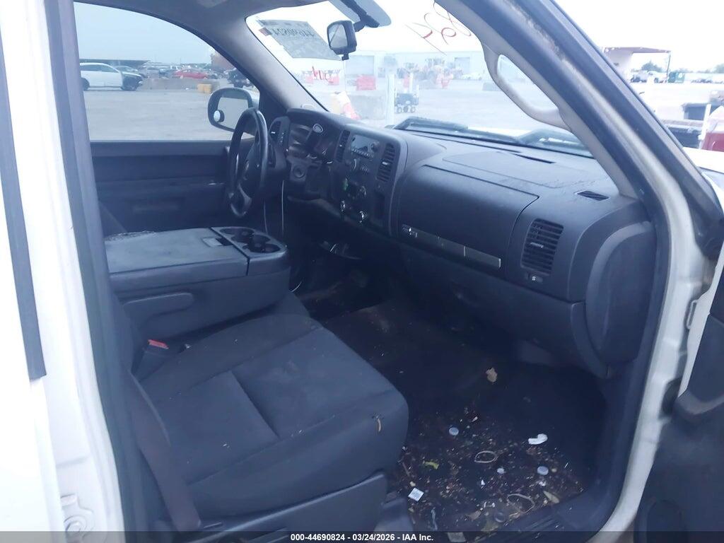 3GCPCSE08BG405418 2011 CHEVROLET SILVERADO 1500 photo no. 5
