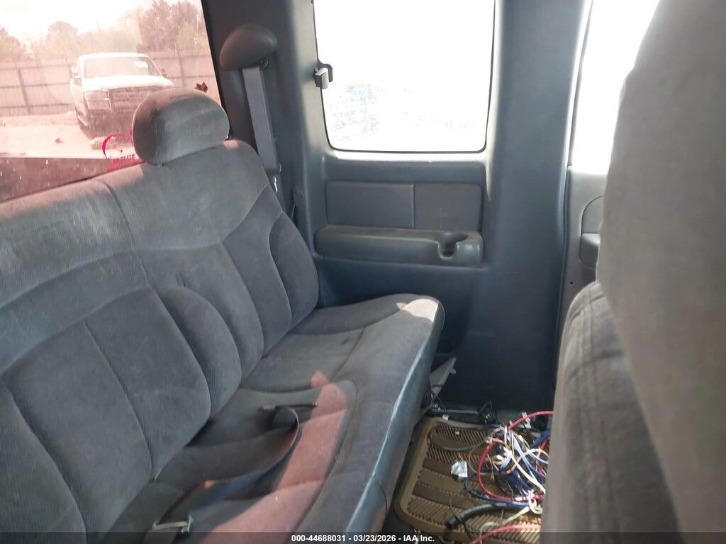 1GTEC19T7YZ154700 2000 GMC SIERRA 1500 photo no. 8