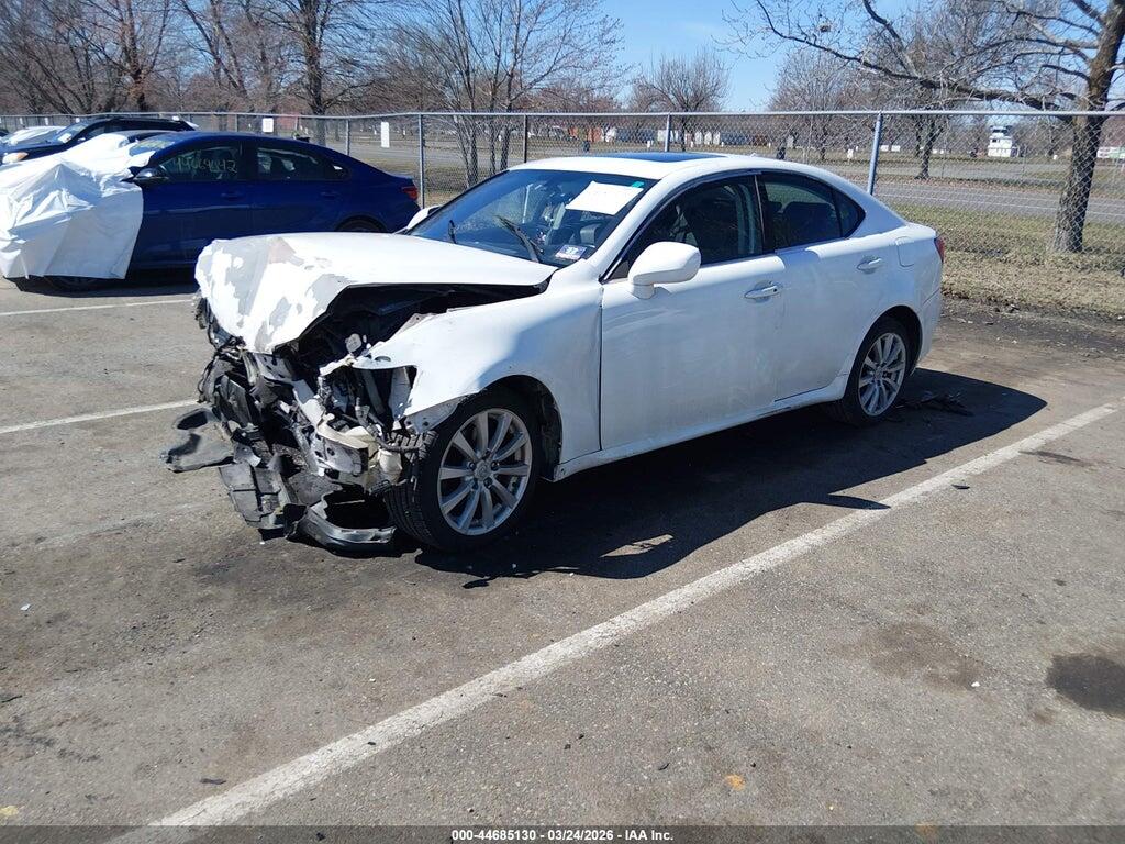 JTHCK262X72019664 2007 LEXUS IS 250 photo no. 2