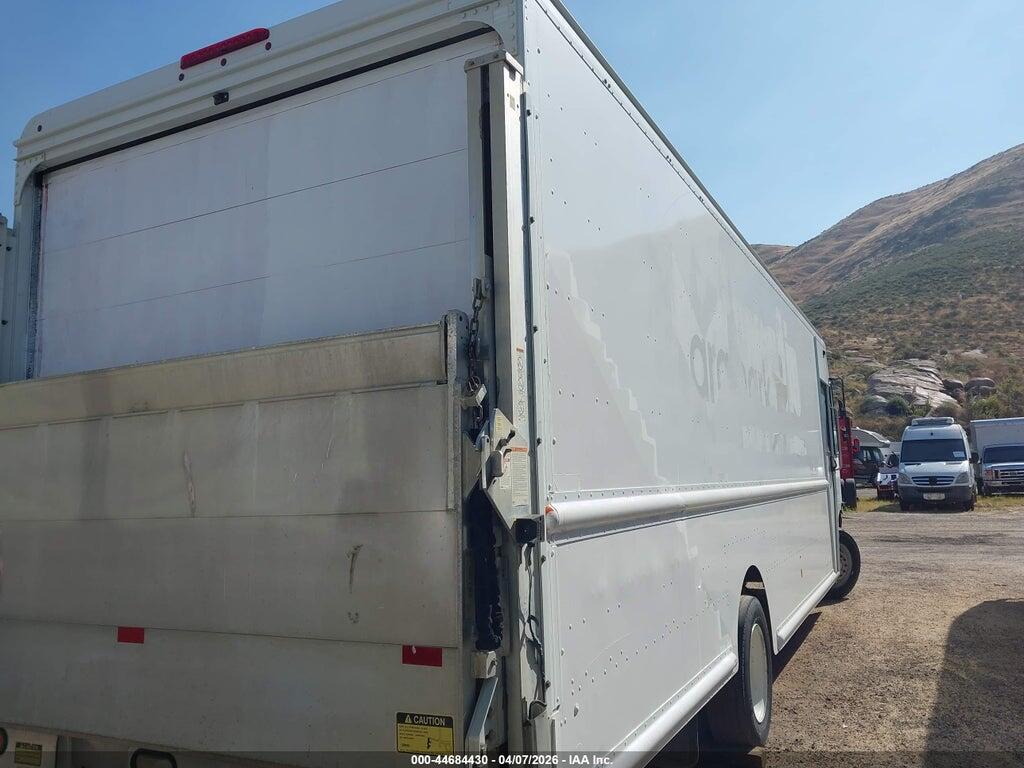 1F66F5KY3H0A12988 2017 FORD F-59 COMMERCIAL STRIPPED photo no. 4