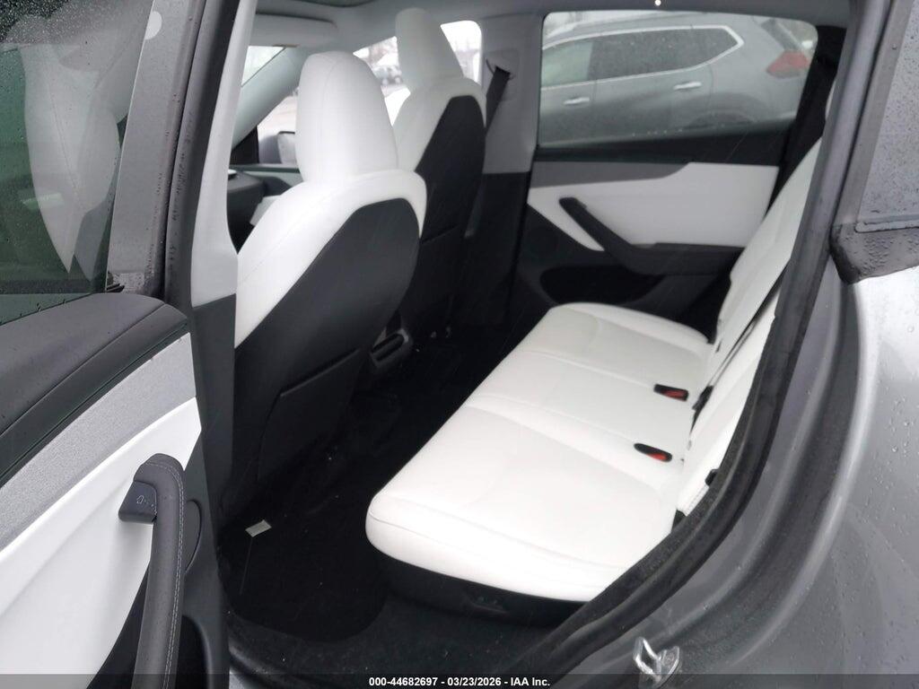 7SAYGDEE6TA466807 2026 TESLA MODEL Y photo no. 8
