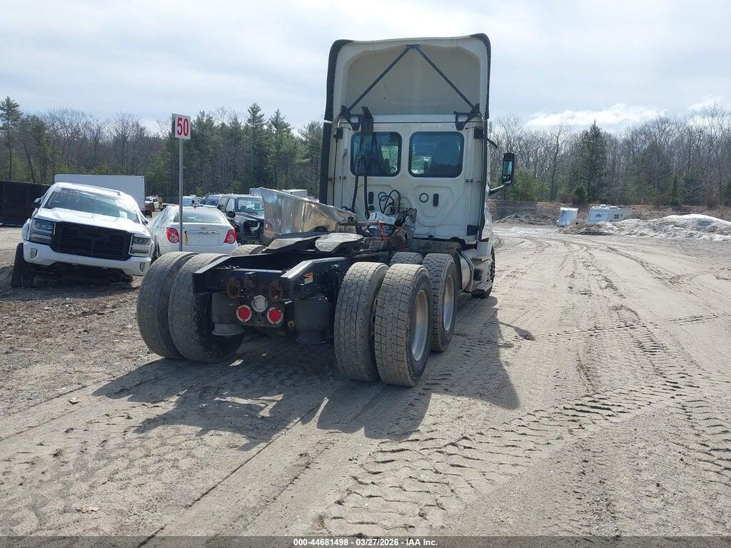 3AKJHLDV9PDUF9859 2023 FREIGHTLINER NEW CASCADIA 126 photo no. 4