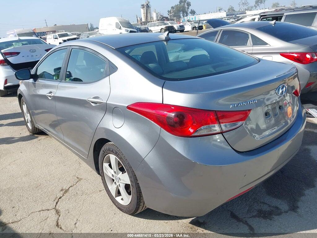 KMHDH4AE2DU572256 2013 HYUNDAI ELANTRA photo no. 3