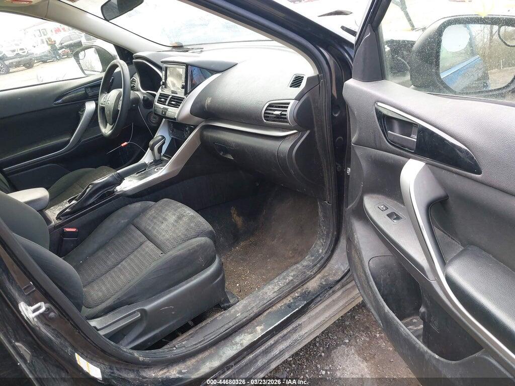 JA4AT3AA8LZ028515 2020 MITSUBISHI ECLIPSE CROSS photo no. 5