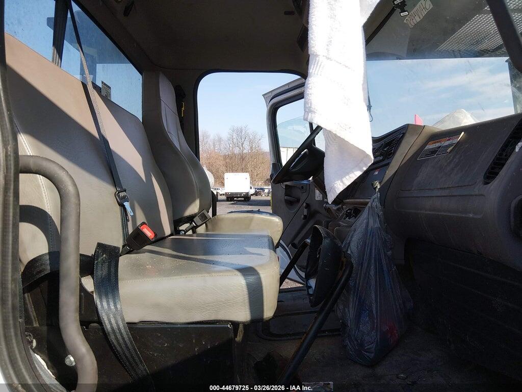 1FVACWFD9SHVV4350 2025 FREIGHTLINER M2 106 photo no. 5