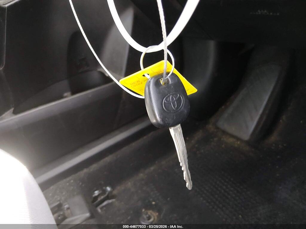 5YFBURHE5HP611676 2017 TOYOTA COROLLA photo no. 11