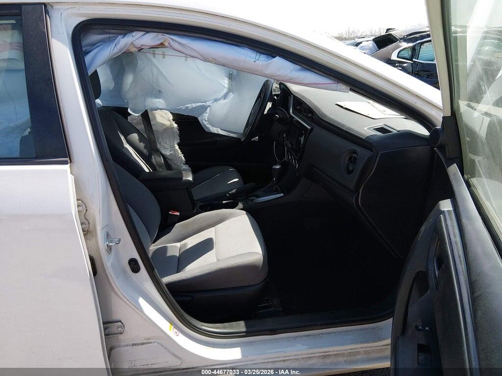 5YFBURHE5HP611676 2017 TOYOTA COROLLA photo no. 5