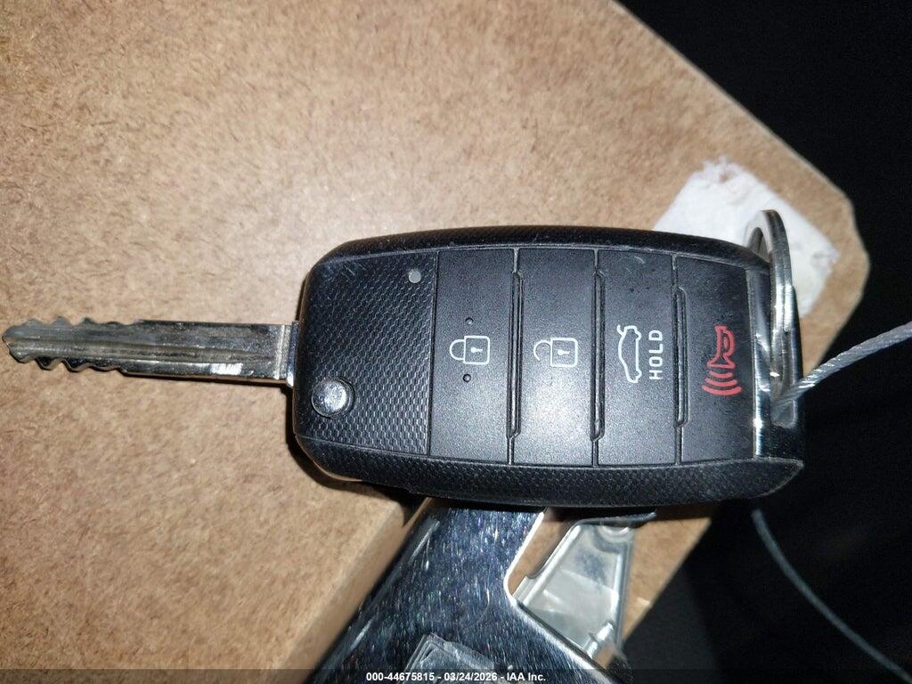 3KPFK4A70HE042310 2017 KIA FORTE photo no. 11