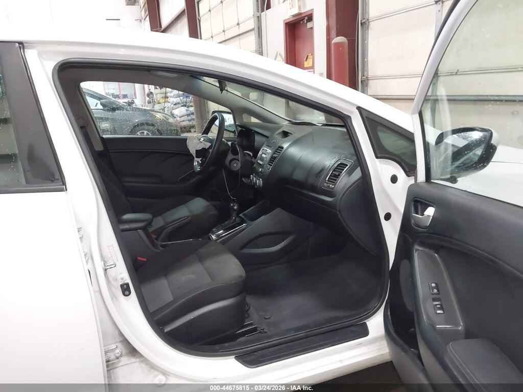 3KPFK4A70HE042310 2017 KIA FORTE photo no. 5