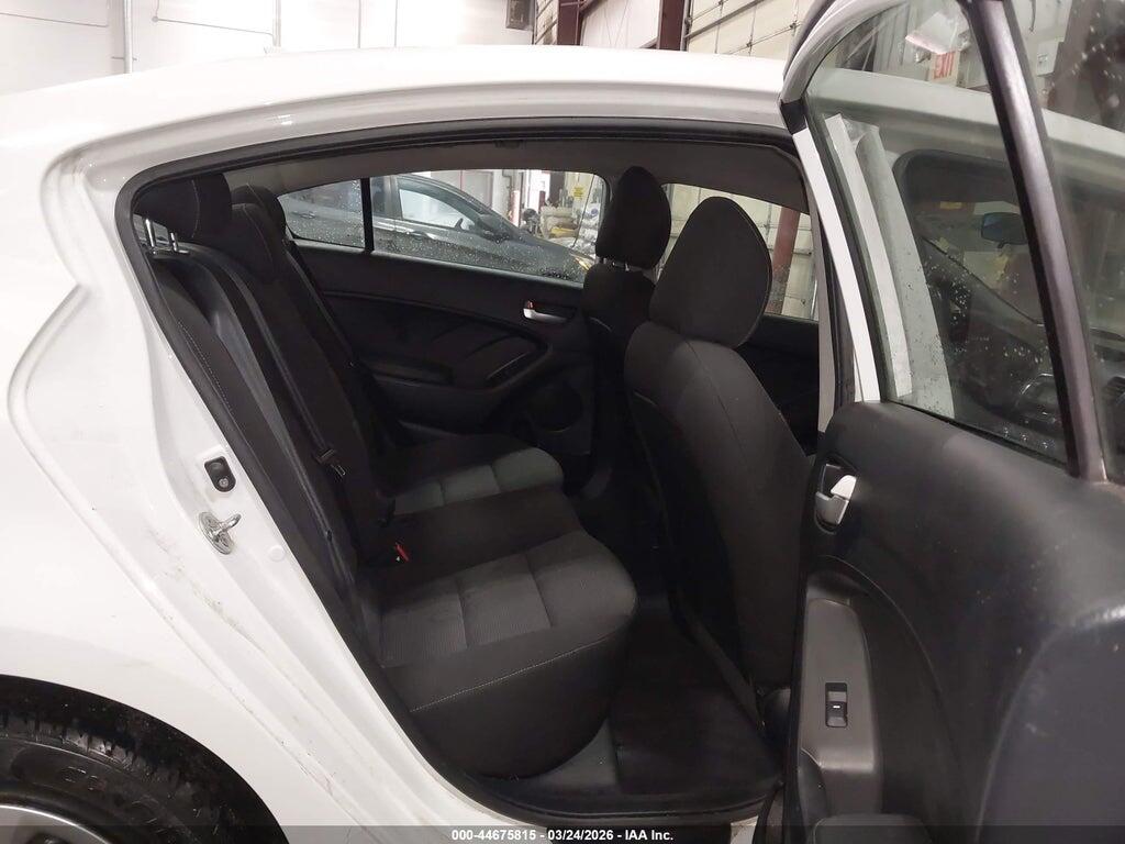 3KPFK4A70HE042310 2017 KIA FORTE photo no. 8