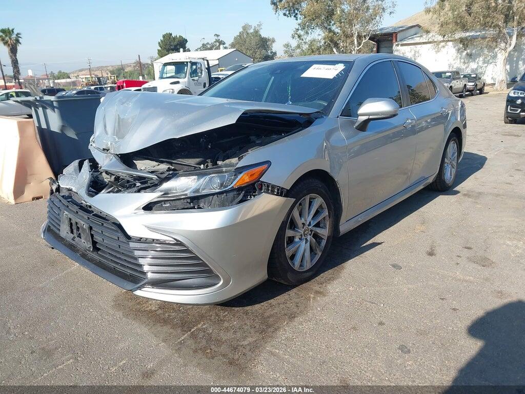 4T1C11AK0NU002603 2022 TOYOTA CAMRY photo no. 2