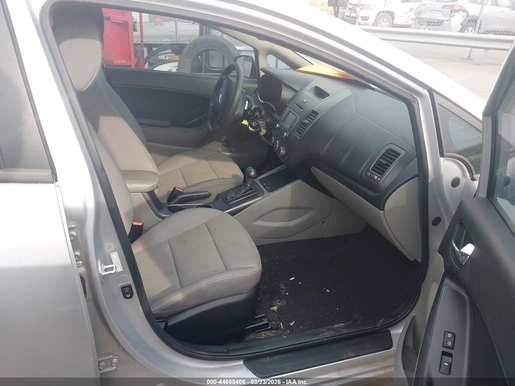 KNAFX4A68G5564392 2016 KIA FORTE photo no. 5