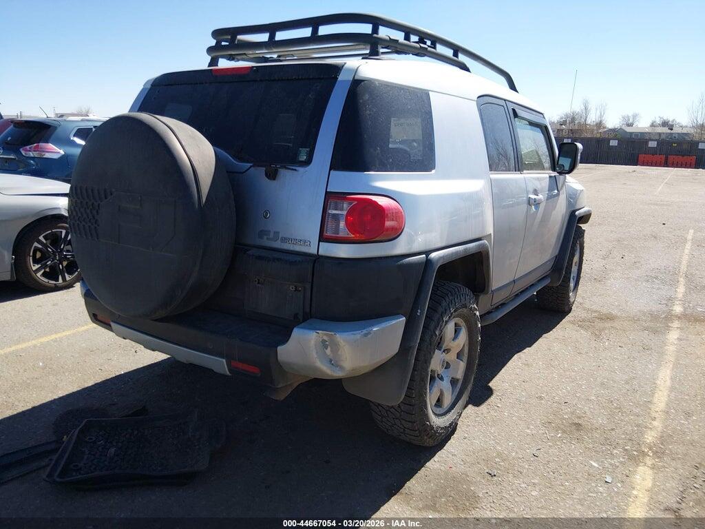 JTEBU11F270073379 2007 TOYOTA FJ CRUISER photo no. 4