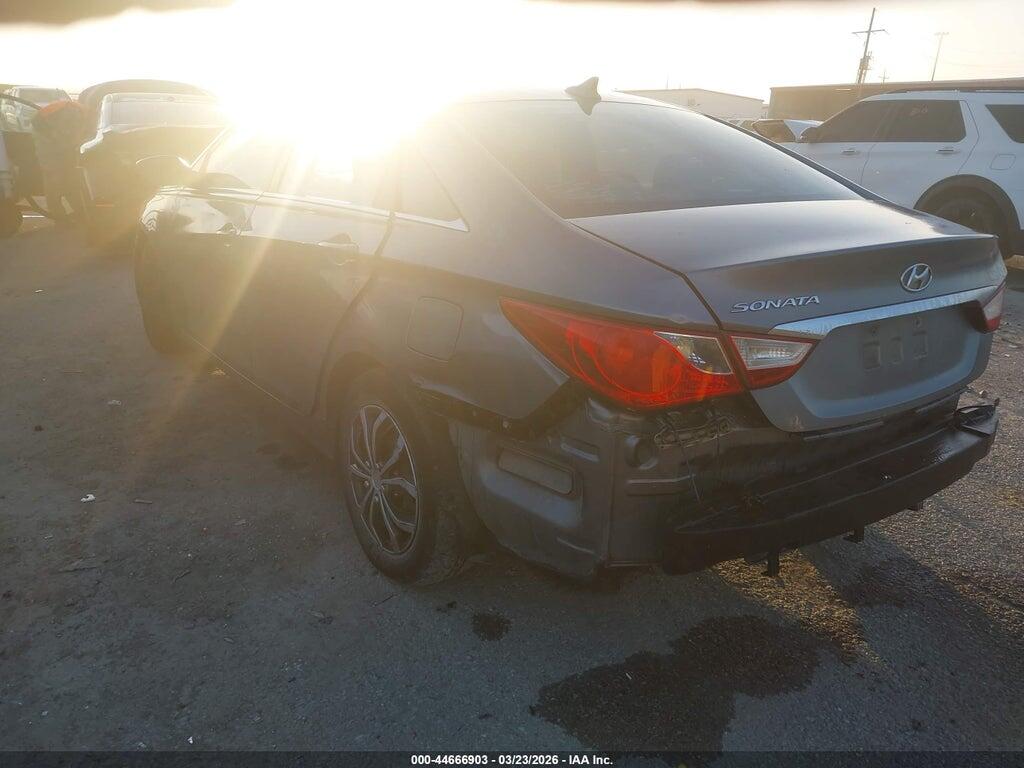 5NPEB4AC1BH226263 2011 HYUNDAI SONATA photo no. 3
