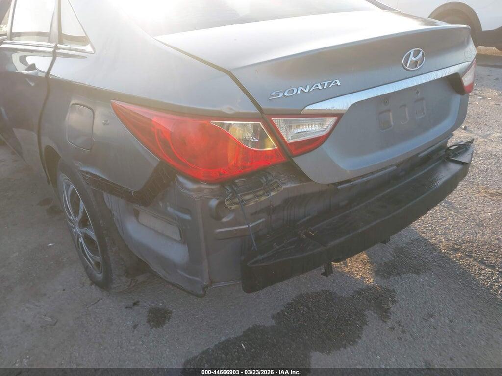 5NPEB4AC1BH226263 2011 HYUNDAI SONATA photo no. 6