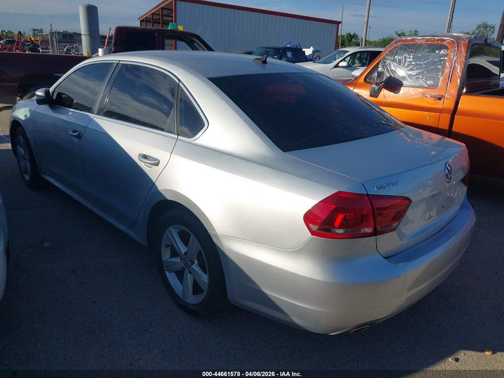 1VWBP7A32DC014165 2013 VOLKSWAGEN PASSAT photo no. 3