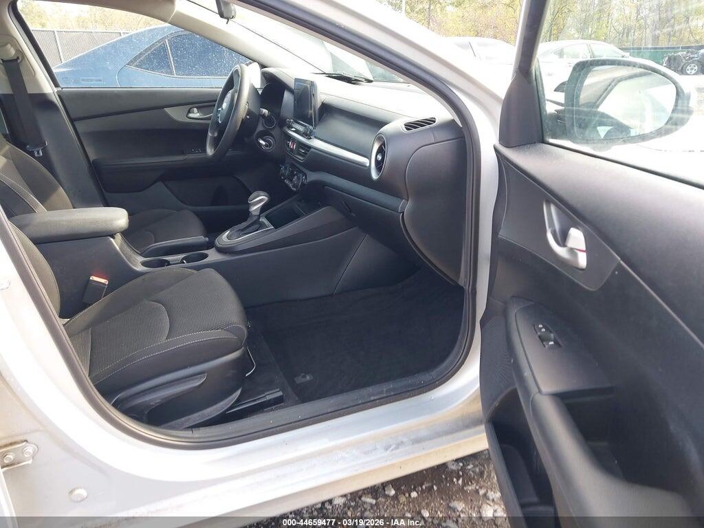 3KPF24AD7KE132213 2019 KIA FORTE photo no. 5