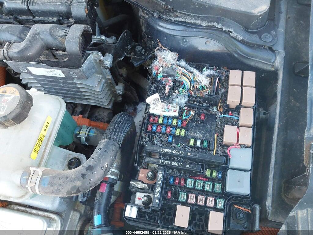 KMHC75LD8LU228681 2020 HYUNDAI IONIQ PLUG-IN HYBRID photo no. 6