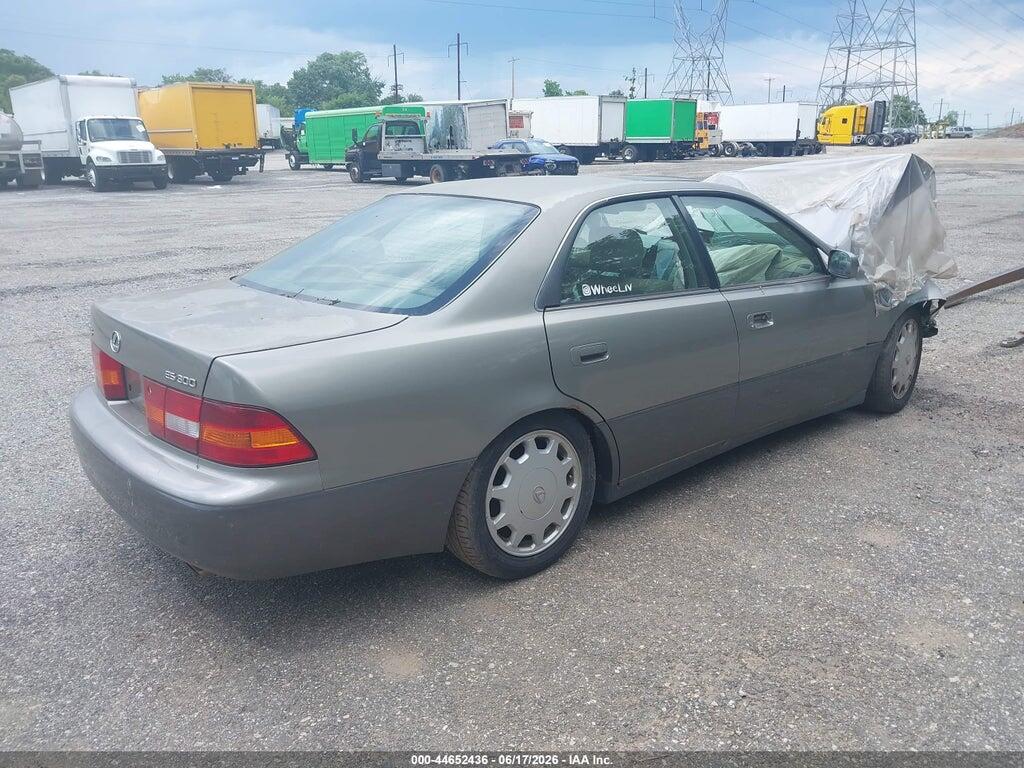 JT8BF22GXV0043537 1997 LEXUS ES 300 photo no. 4