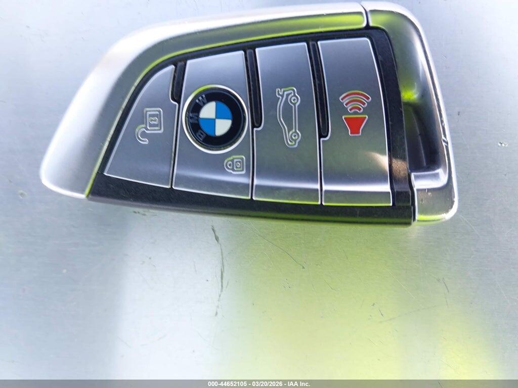 WBA7T2C07MCG11001 2021 BMW 740I photo no. 11