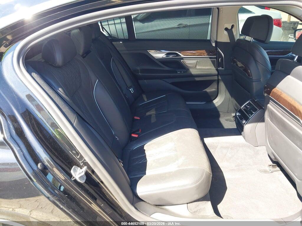 WBA7T2C07MCG11001 2021 BMW 740I photo no. 8
