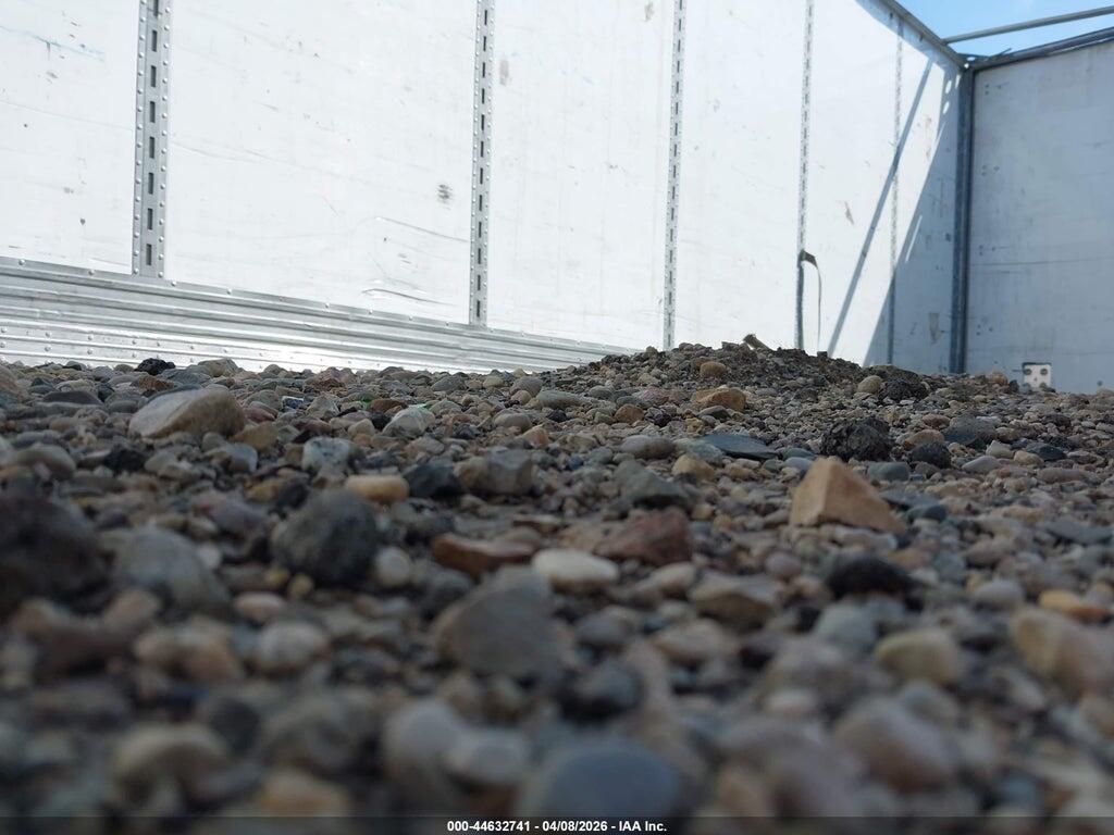 5V8VC5329JM804568 2018 VANGUARD NATIONAL TRAILER DRY VAN photo no. 5