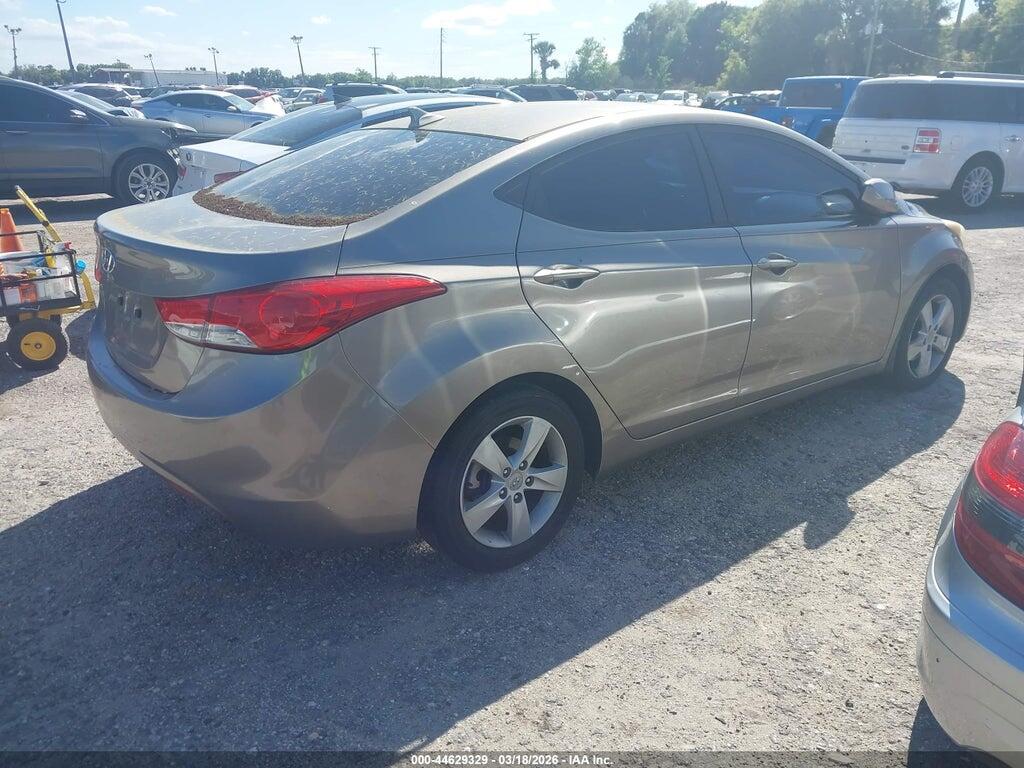 5NPDH4AE5DH288697 2013 HYUNDAI ELANTRA photo no. 4
