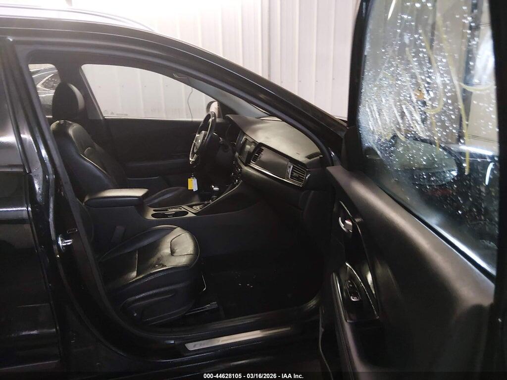 KNDCE3LC7K5264599 2019 KIA NIRO photo no. 5