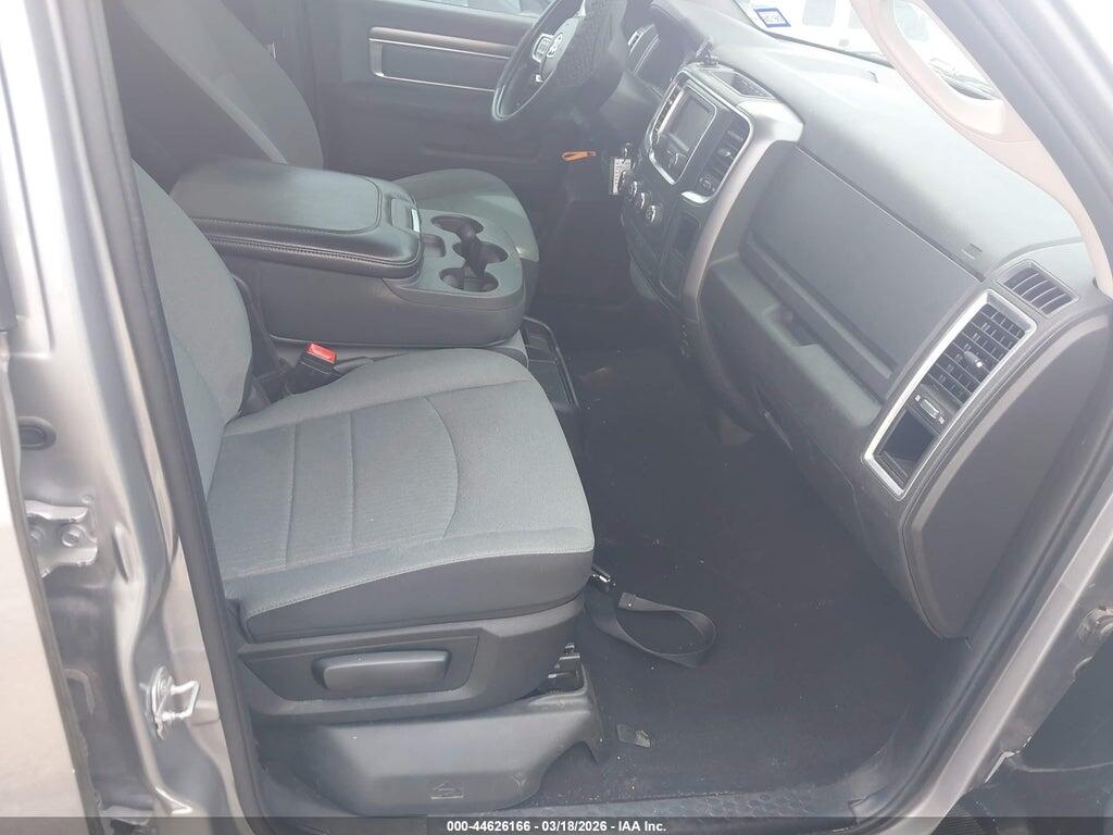 1C6RR7LG5MS543747 2021 RAM 1500 CLASSIC photo no. 5