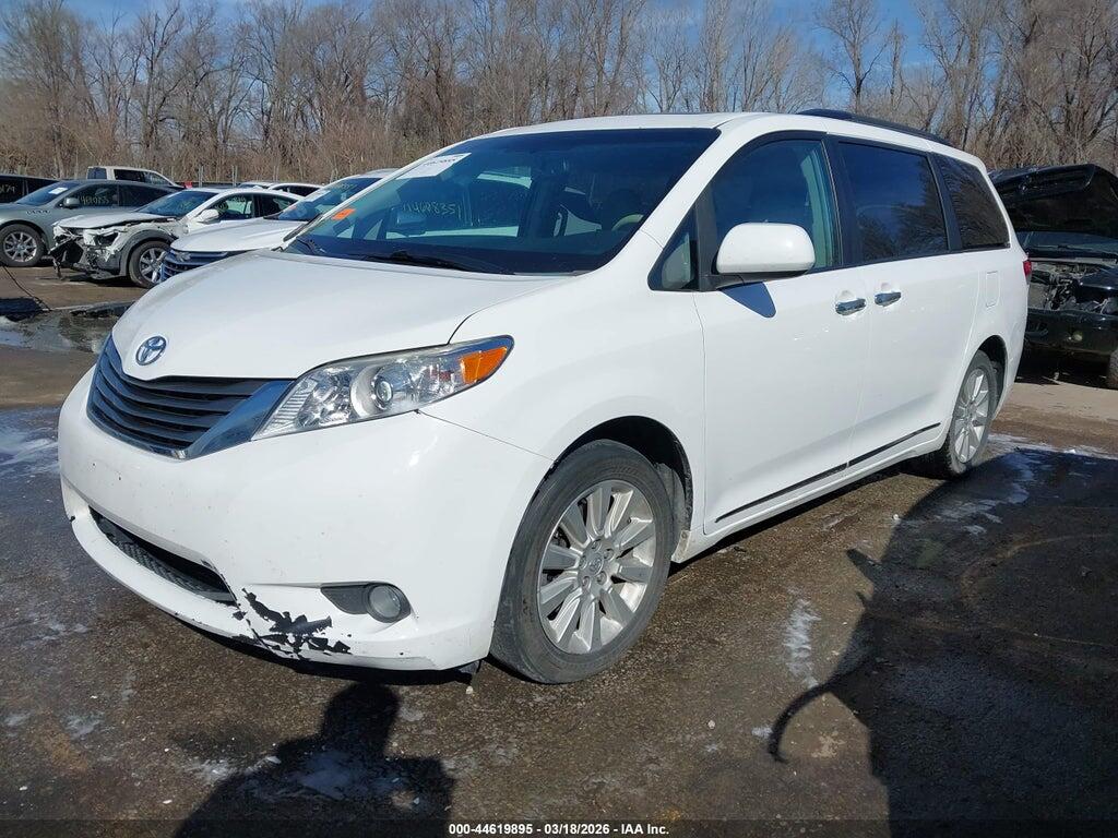 5TDDK3DC5DS059176 2013 TOYOTA SIENNA photo no. 2