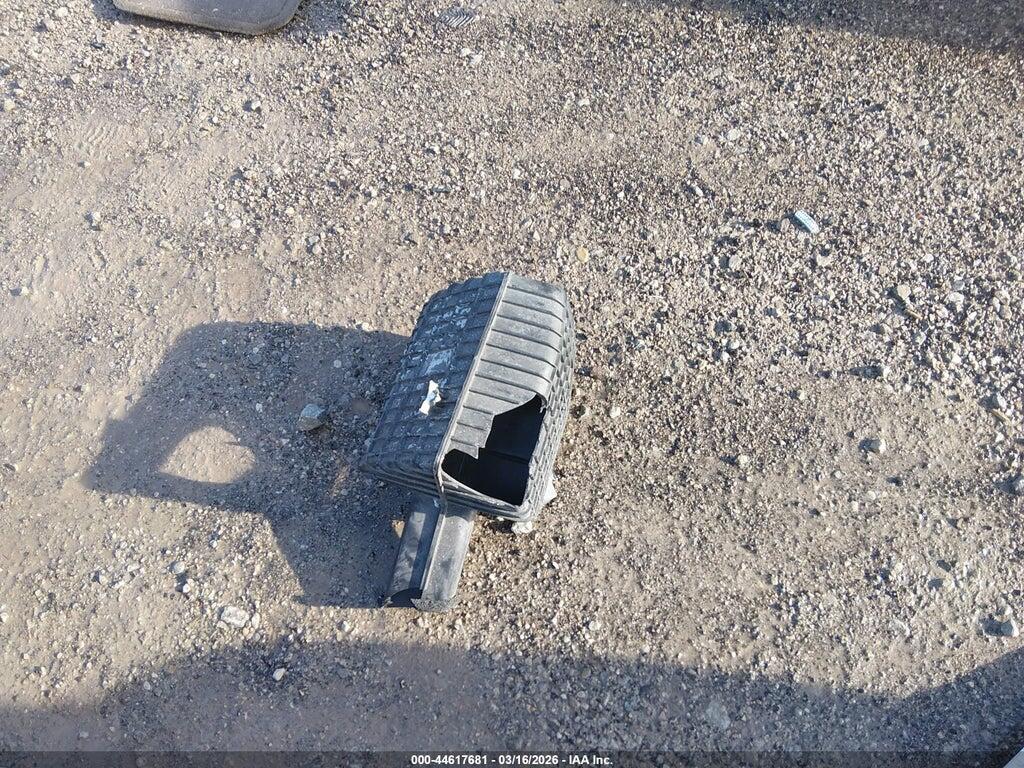 3FAHP0HA5BR147922 2011 FORD FUSION photo no. 12