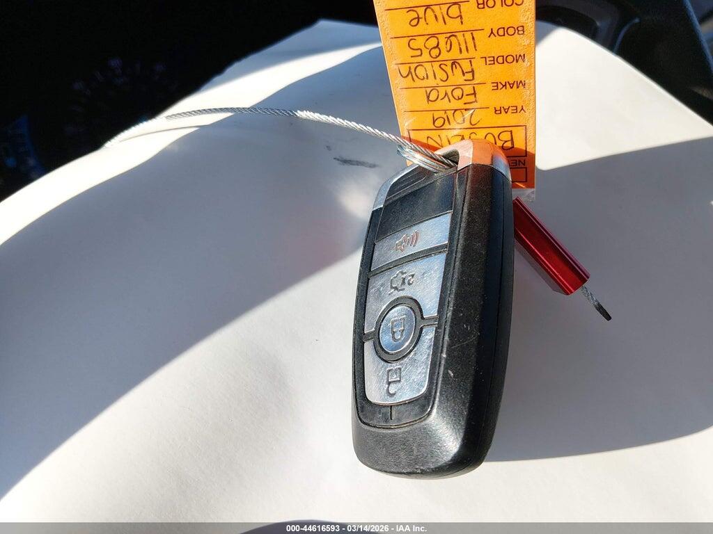 3FA6P0LU9KR137757 2019 FORD FUSION HYBRID photo no. 11