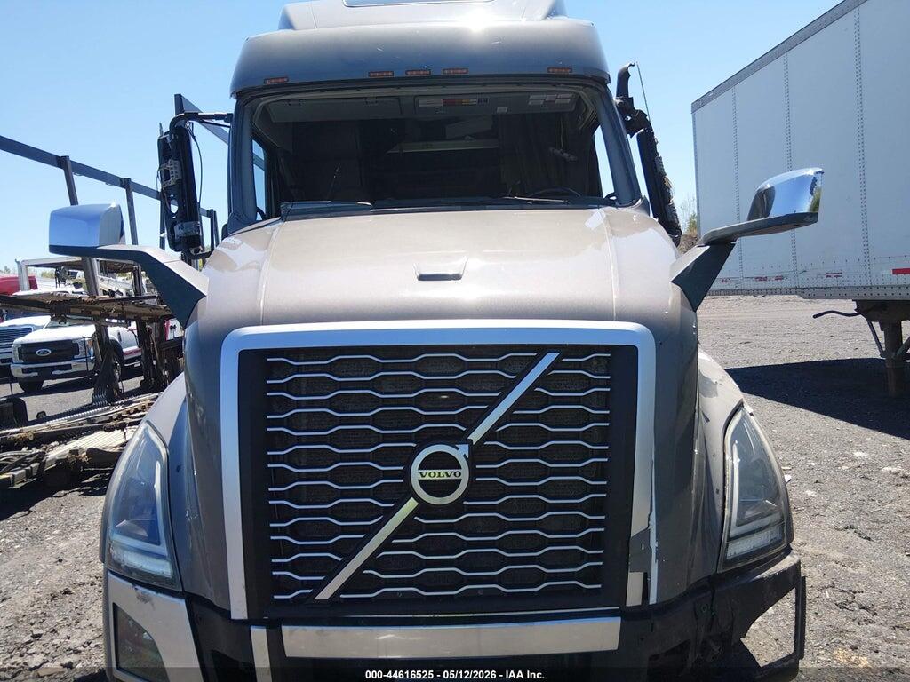 4V4NC9EH1NN289856 2022 VOLVO VNL photo no. 10