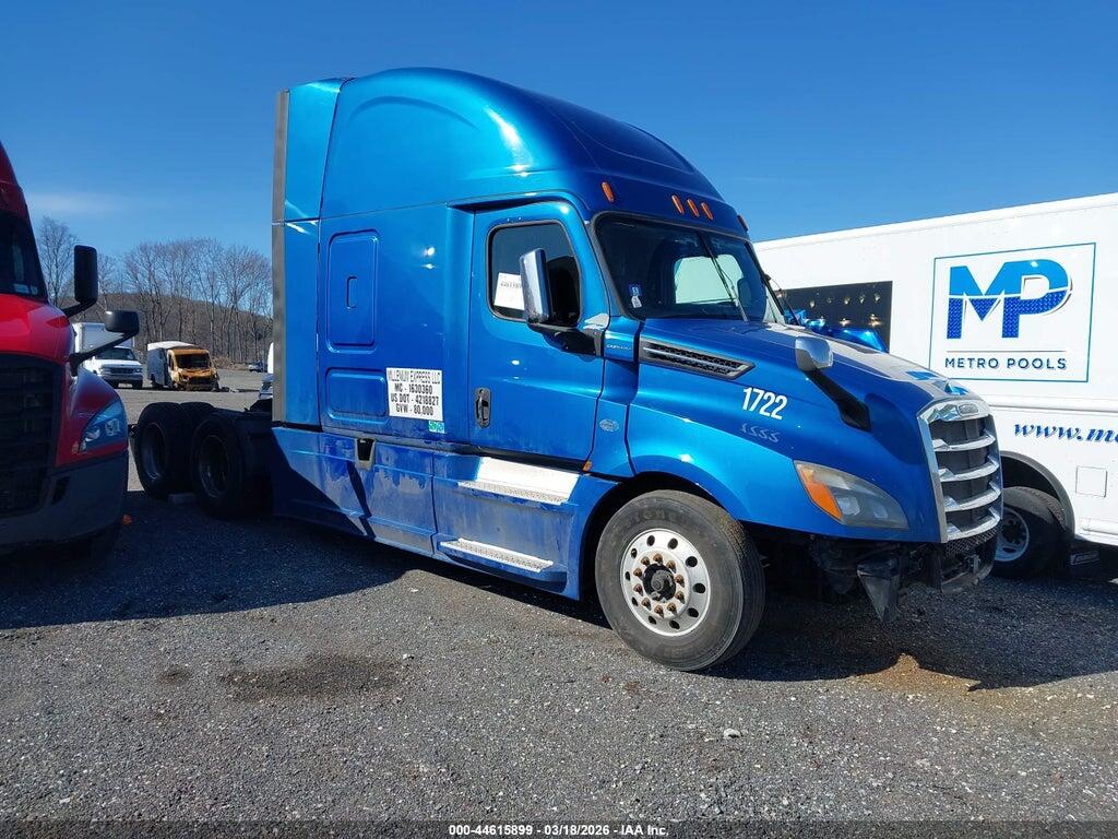 3AKJHHDR2JSJV0323 2018 FREIGHTLINER NEW CASCADIA 126 photo no. 1