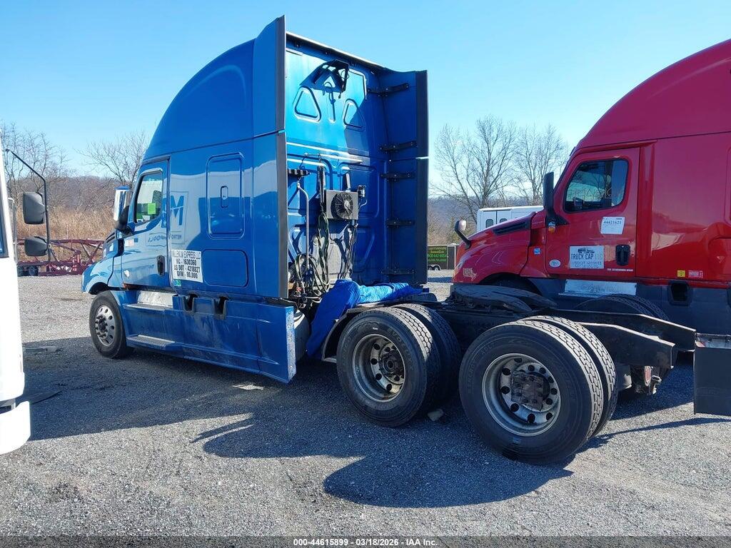 3AKJHHDR2JSJV0323 2018 FREIGHTLINER NEW CASCADIA 126 photo no. 3