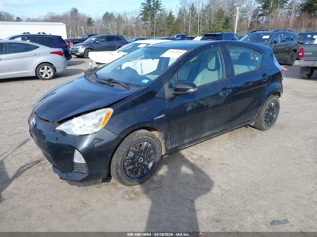 JTDKDTB35E1074120 2014 TOYOTA PRIUS C photo no. 2