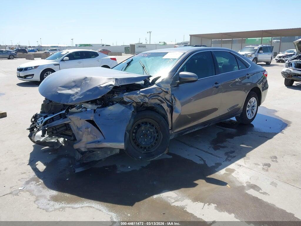 4T1BF1FK4HU732833 2017 TOYOTA CAMRY photo no. 2