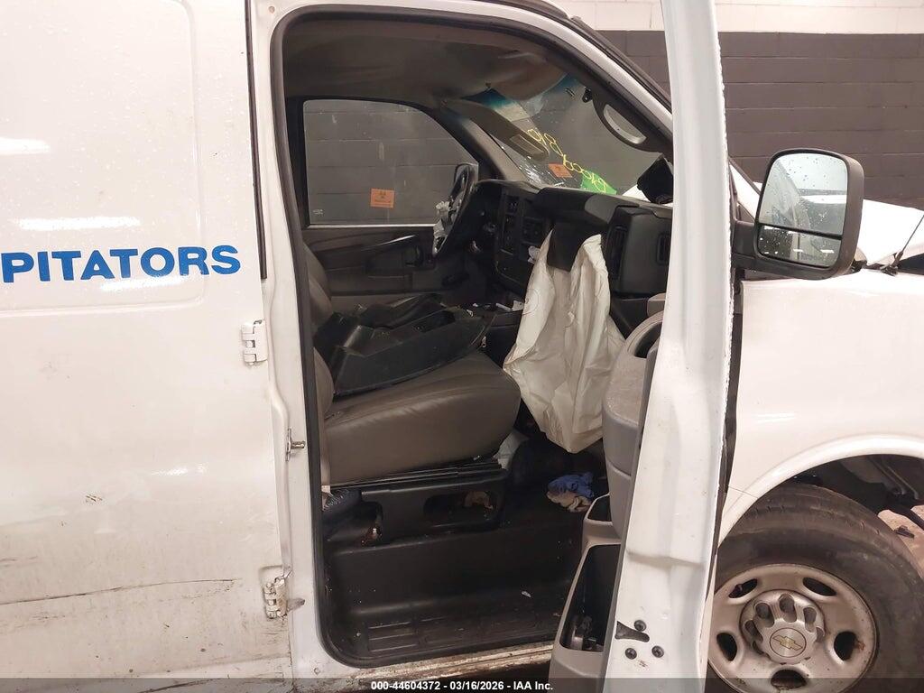 1GCZGFBA0A1101059 2010 CHEVROLET EXPRESS 2500 photo no. 5