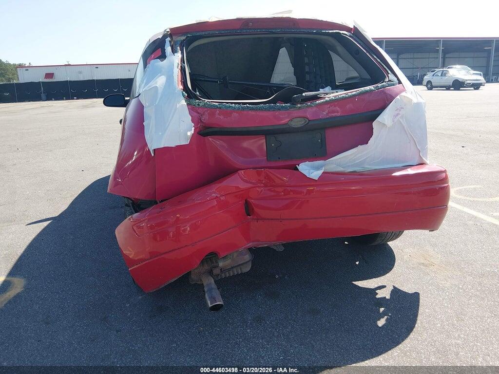 3FAFP31N05R148910 2005 FORD FOCUS photo no. 6