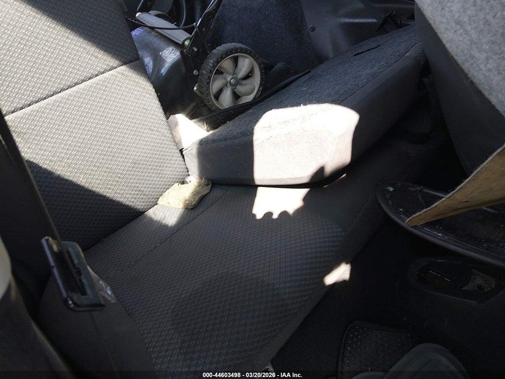 3FAFP31N05R148910 2005 FORD FOCUS photo no. 8