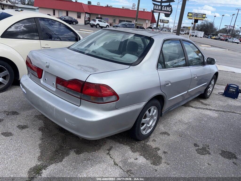 1HGCG56772A070989 2002 HONDA ACCORD photo no. 4