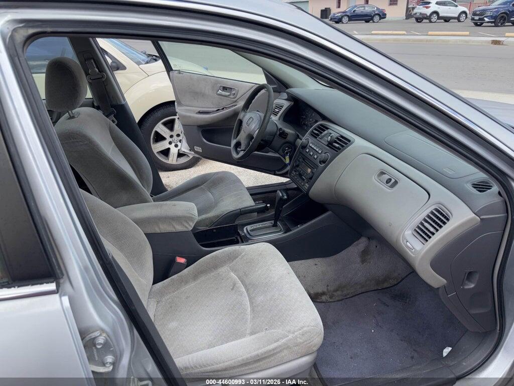 1HGCG56772A070989 2002 HONDA ACCORD photo no. 5