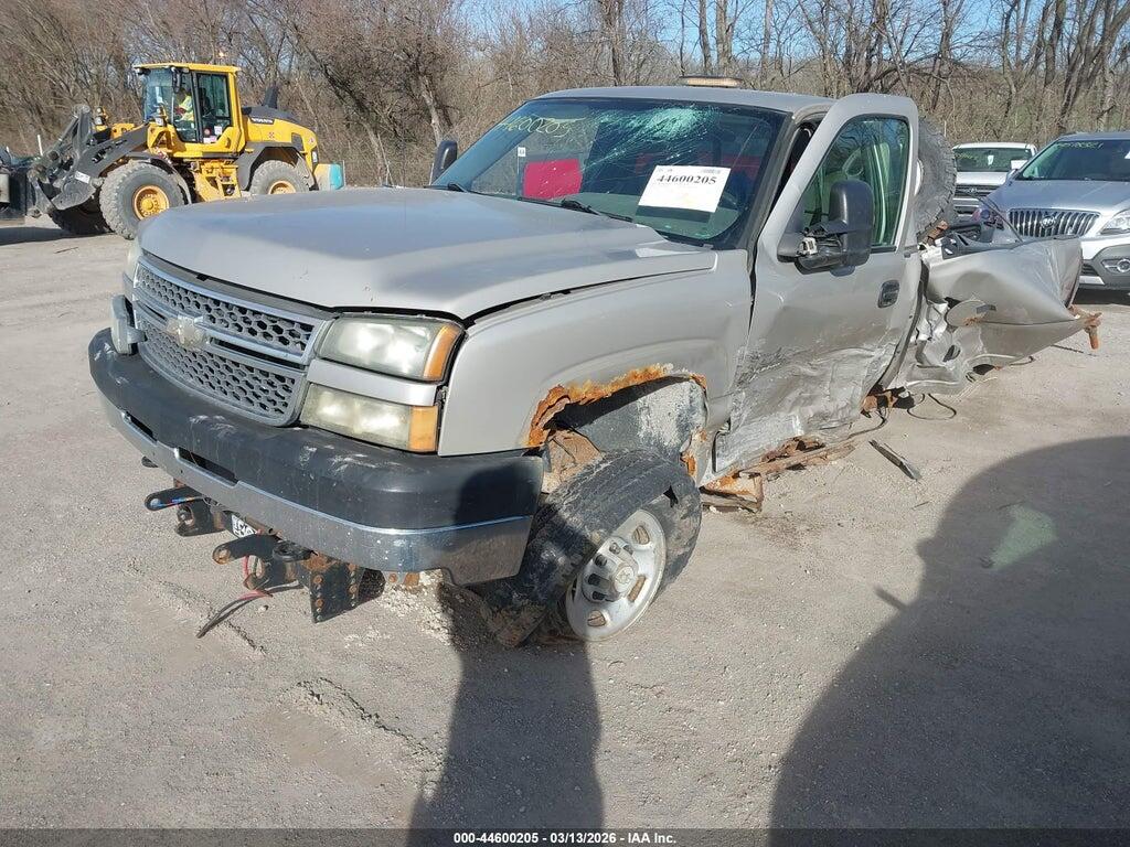 1GCHK24U75E302482 2005 CHEVROLET SILVERADO 2500HD photo no. 2