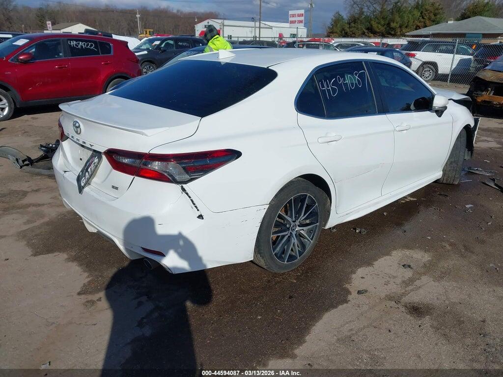 4T1G11AK0NU058106 2022 TOYOTA CAMRY photo no. 4