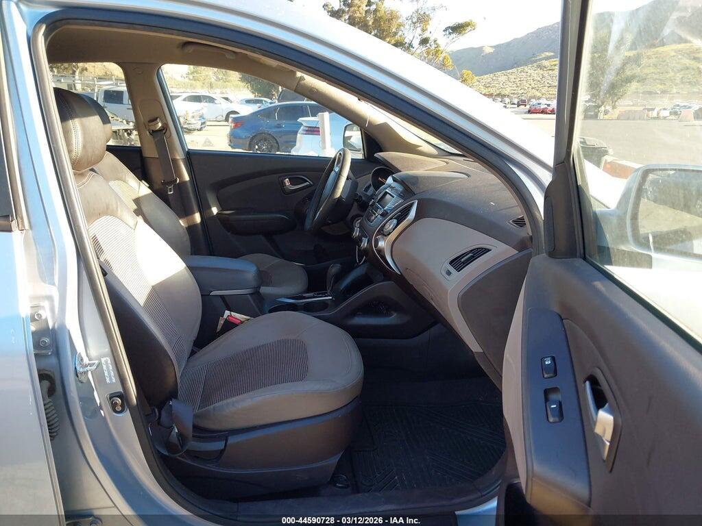 KM8JU3AC2BU257994 2011 HYUNDAI TUCSON photo no. 5