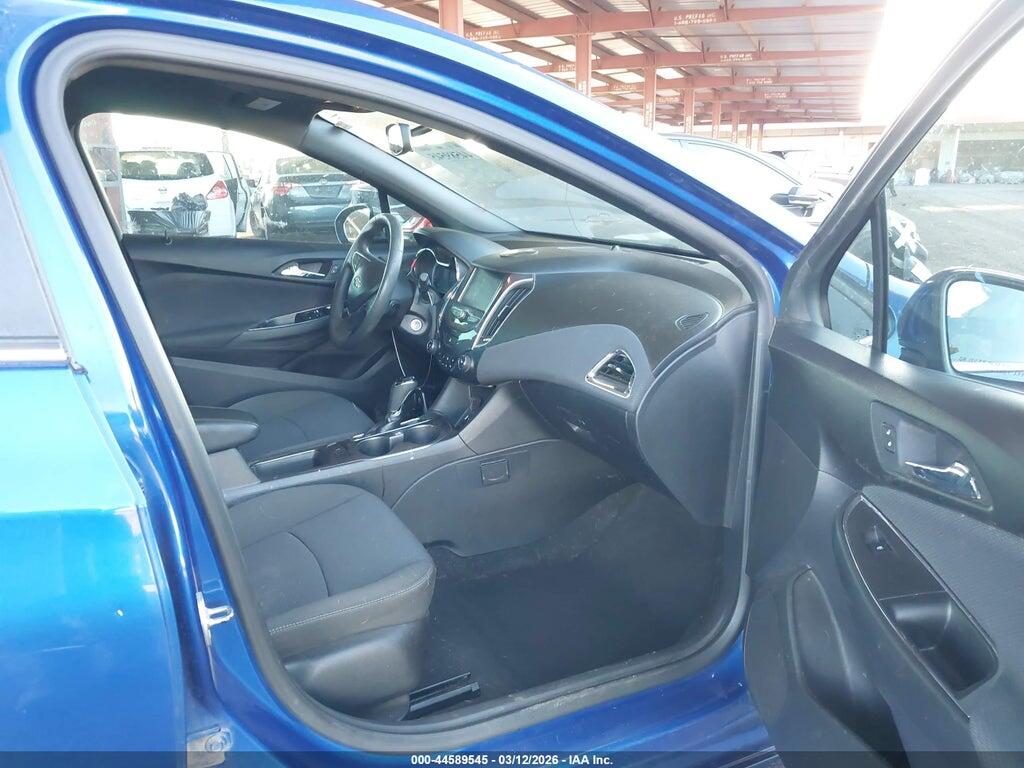 1G1BE5SM2J7128197 2018 CHEVROLET CRUZE photo no. 5